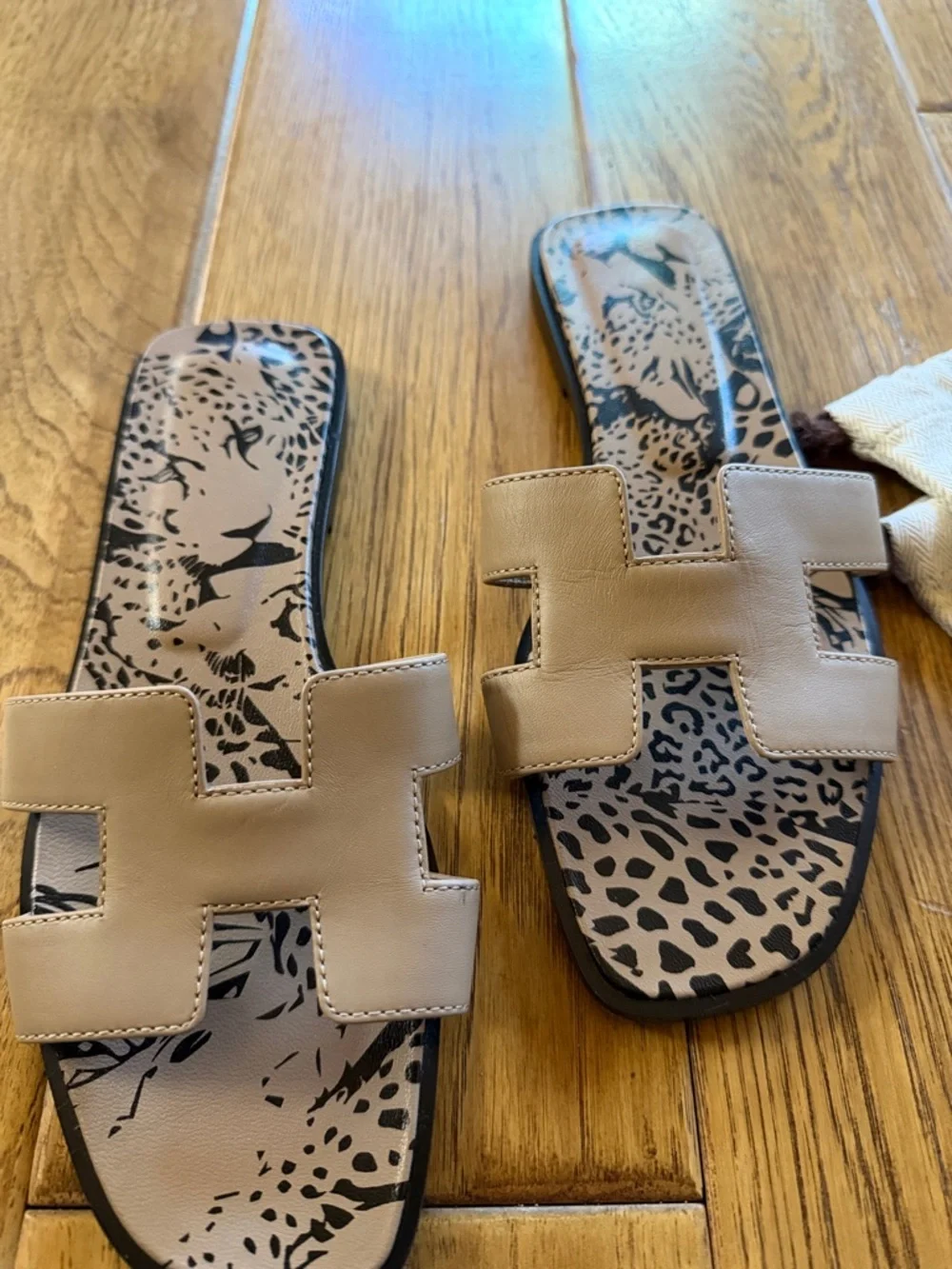 Auth. Hermes Oran Leather Slide Sandals in Taupe w printed insole - Women - Picture 3 of 12